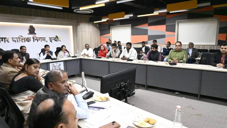 महापौर एवं आयुक्त द्वारा प्रवासी भारतीय सम्मेलन की तैयारियों के संबंध में समीक्षा बैठक….